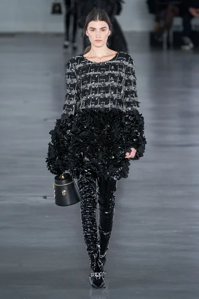 Look 8